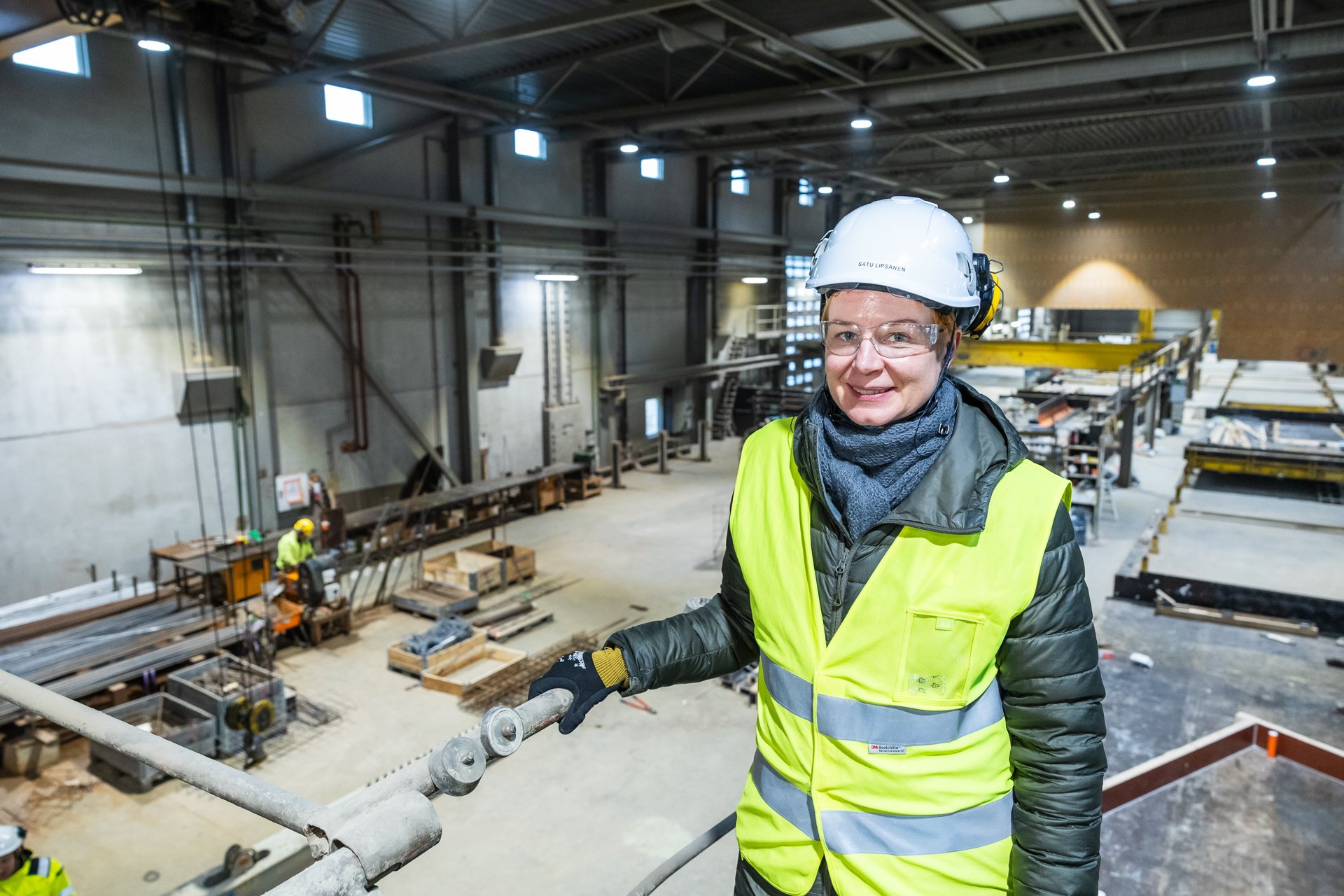 CEO Satu Lipsanen from Lipa-Betoni inside the factory (Jarno Artika)