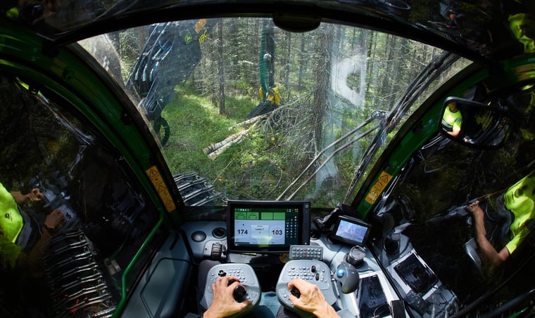 Forest-Joensuu-Takavaara-JohnDeere-koppi-3720 kopio-1