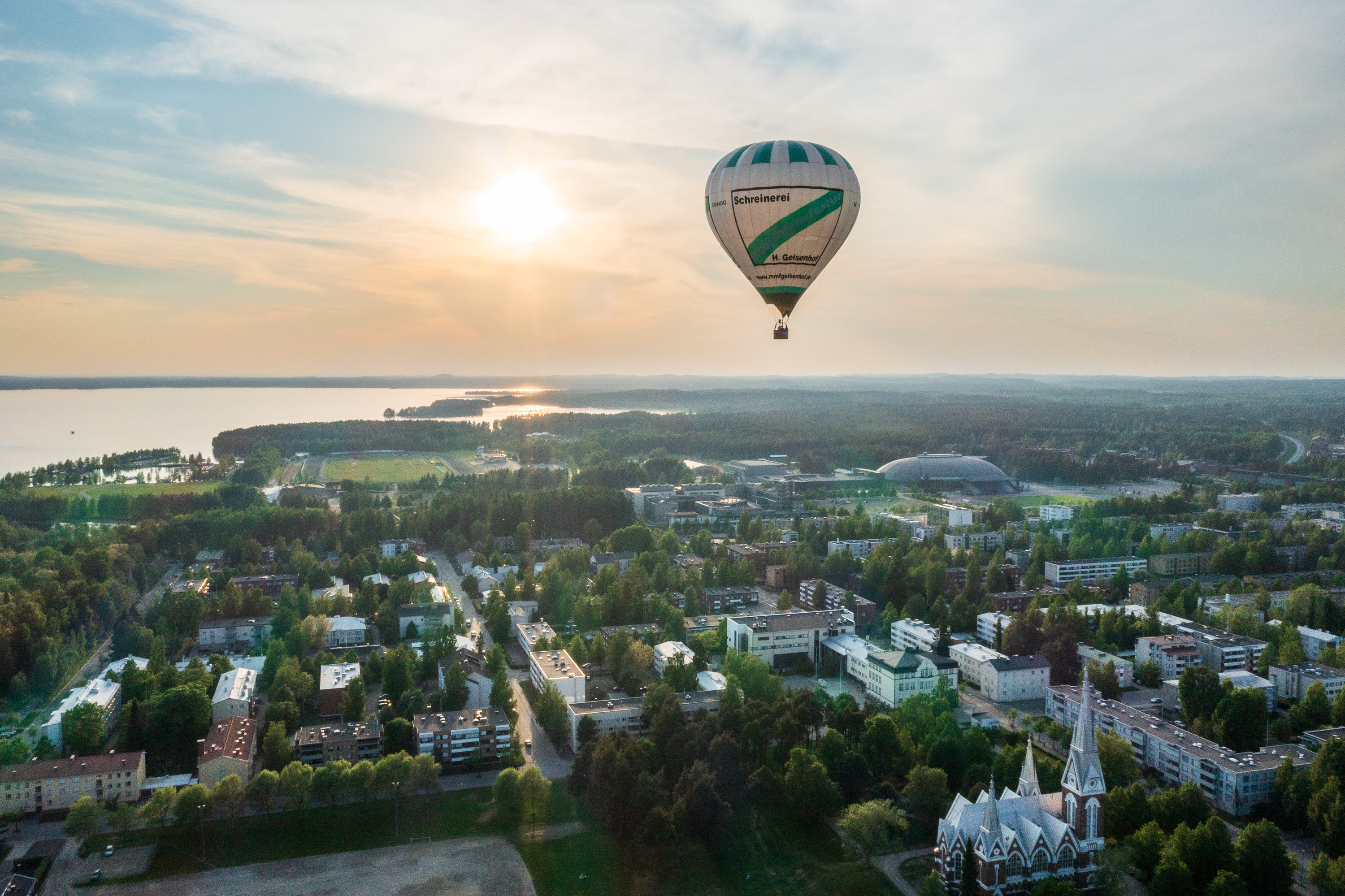 Lennä unelmiesi yläpuolella – Kuumailmapallolentoja Joensuussa ja Pohjois-Karjalassa | Business Joensuu