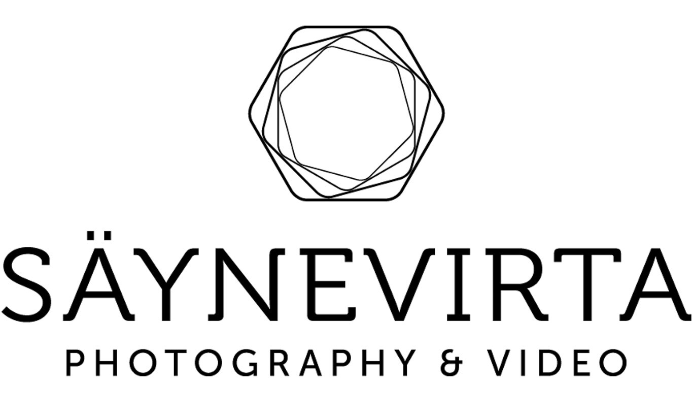 Saynevirta_logo_BLACK_BG_2